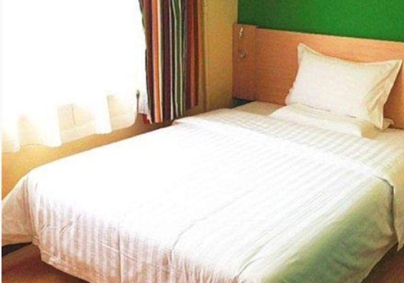 בית מלון כפרי 7days Inn Chengdu Airport Sichuan University