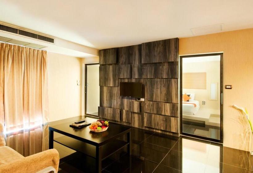 Avana Hotel And Convention Centre