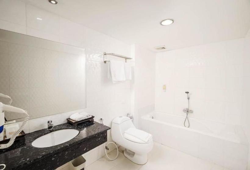 Avana Hotel And Convention Centre