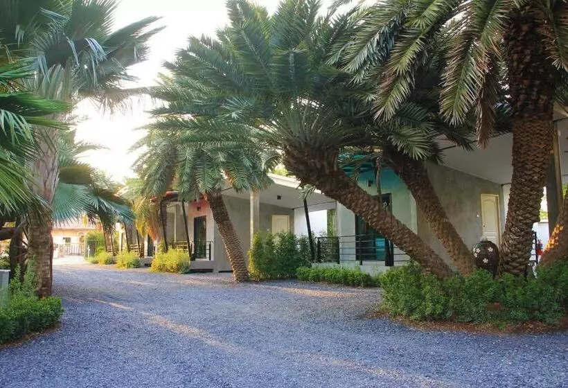 Lopburi Palm Resort