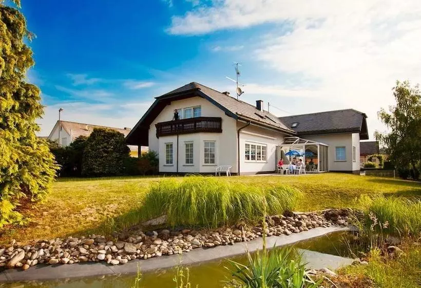 ペンション Landgasthof Wickert Familie Adams