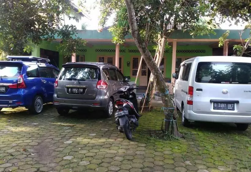 هتل Setro Kariyo Homestay