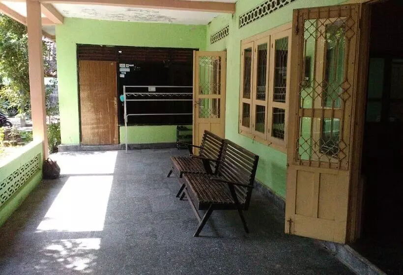 هتل Setro Kariyo Homestay