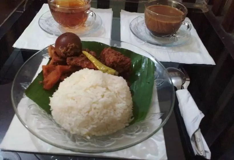 هتل Setro Kariyo Homestay