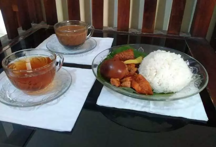هتل Setro Kariyo Homestay
