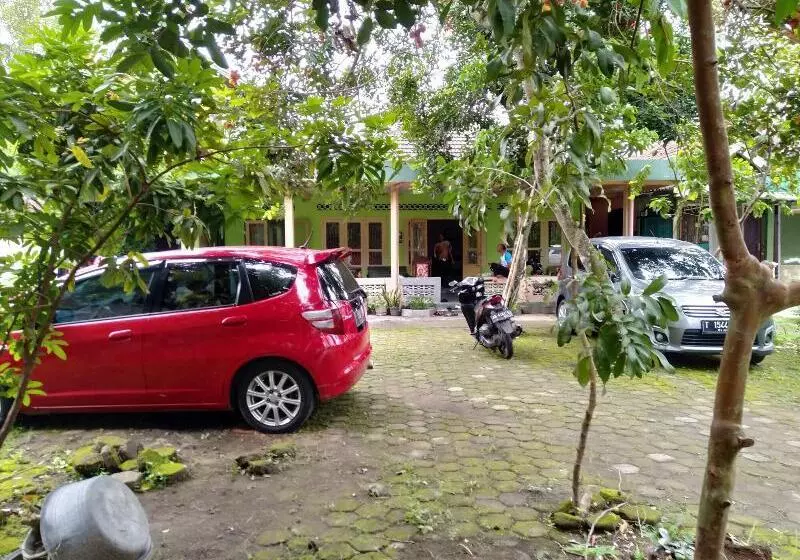هتل Setro Kariyo Homestay