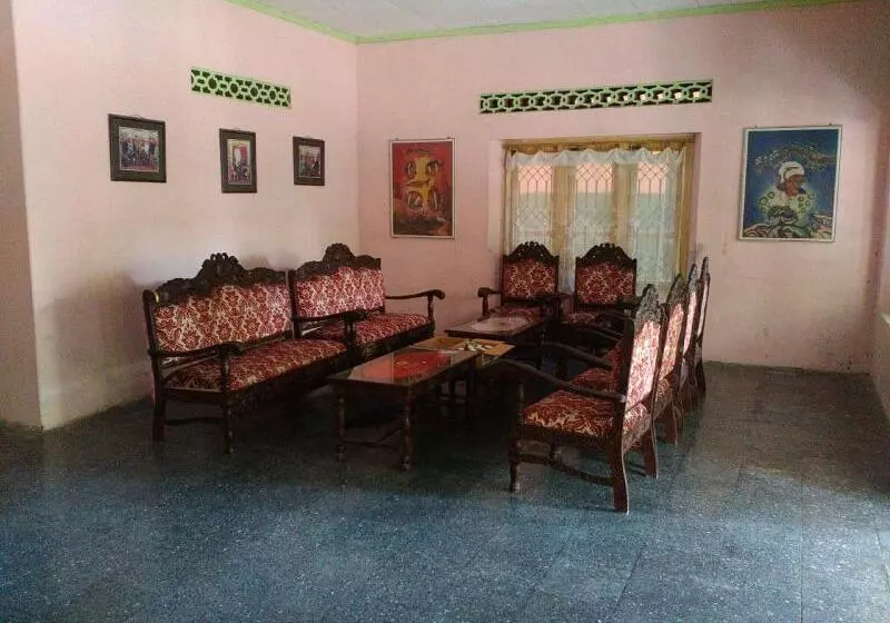 هتل Setro Kariyo Homestay