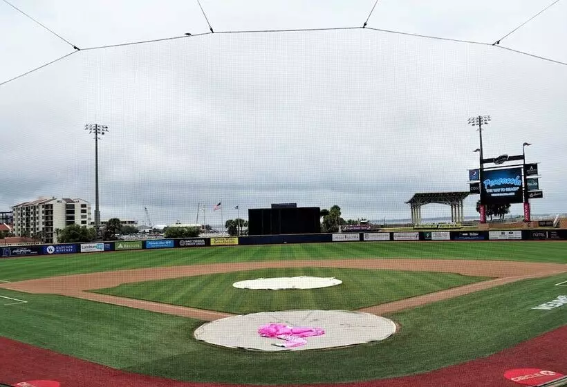 Hotelli Holiday Inn Express & Suites Gulf Breeze   Pensacola Area, An Ihg