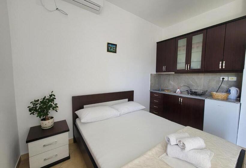 Pensione Guesthouse Redilka