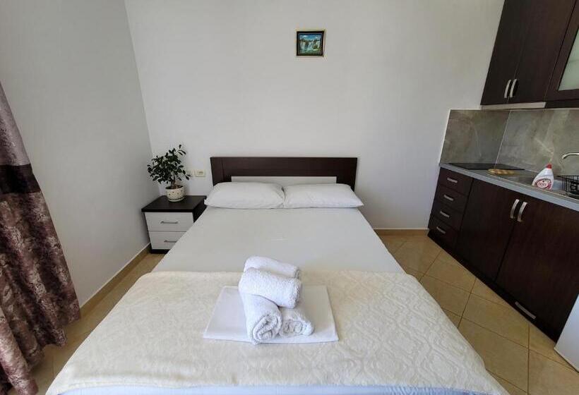 Pensione Guesthouse Redilka