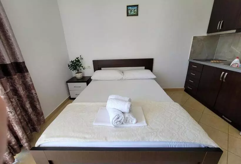 ペンション Guesthouse Redilka