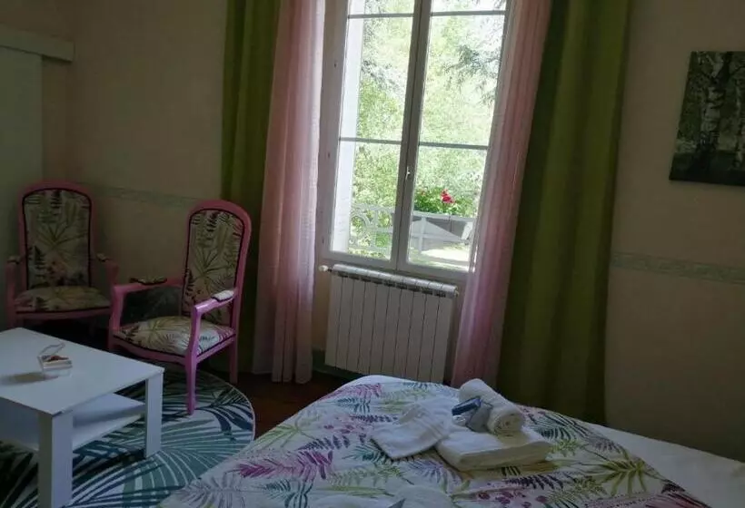 تختخواب و صبحانه Domaine La Jam
