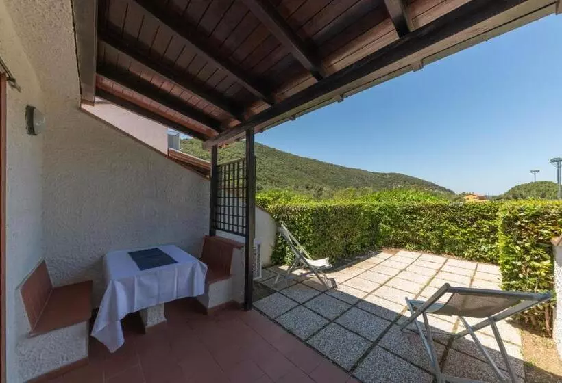 Elba Island Resort Pool & Tennis