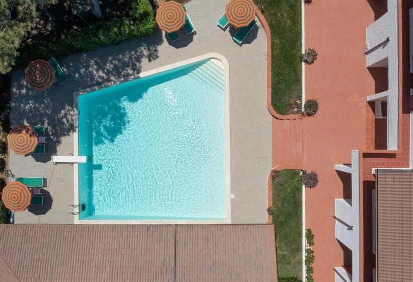 Elba Island Resort Pool & Tennis