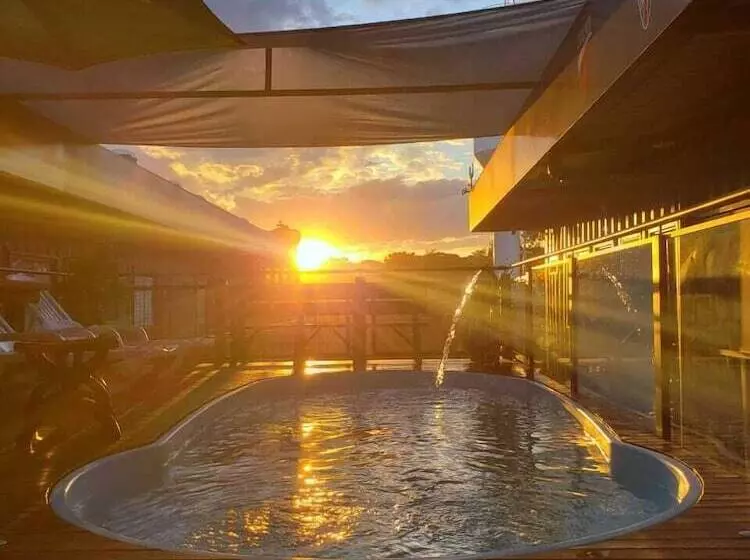 Bonito Motobox   Hotel Container