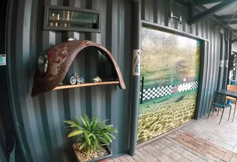 Bonito Motobox   Hotel Container