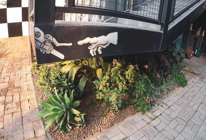 Bonito Motobox   Hotel Container