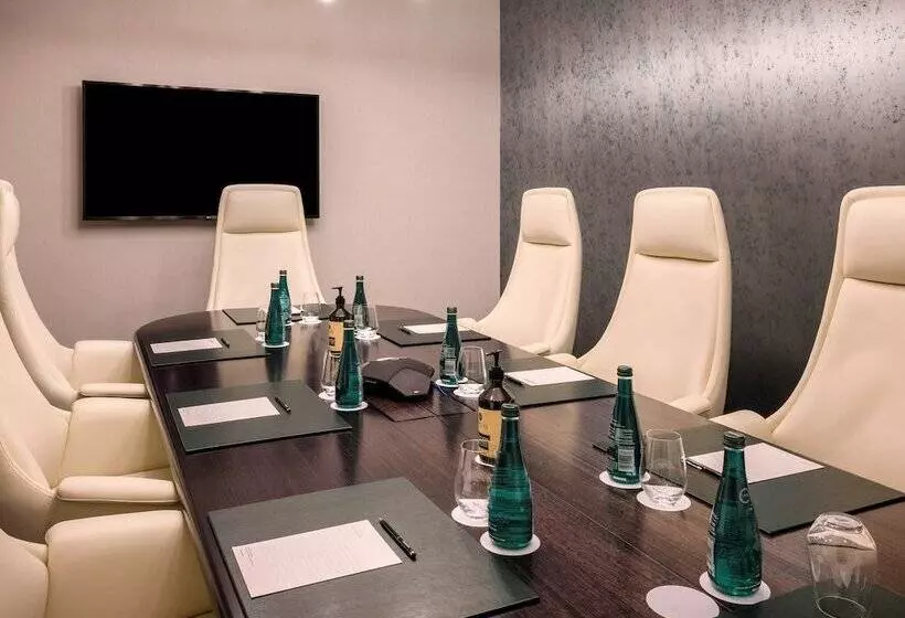 Hotelli Mövenpick  Hobart