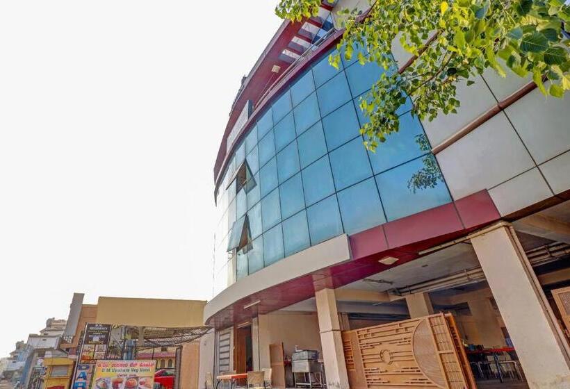 בית מלון כפרי Oyo 79381 Dm Residency