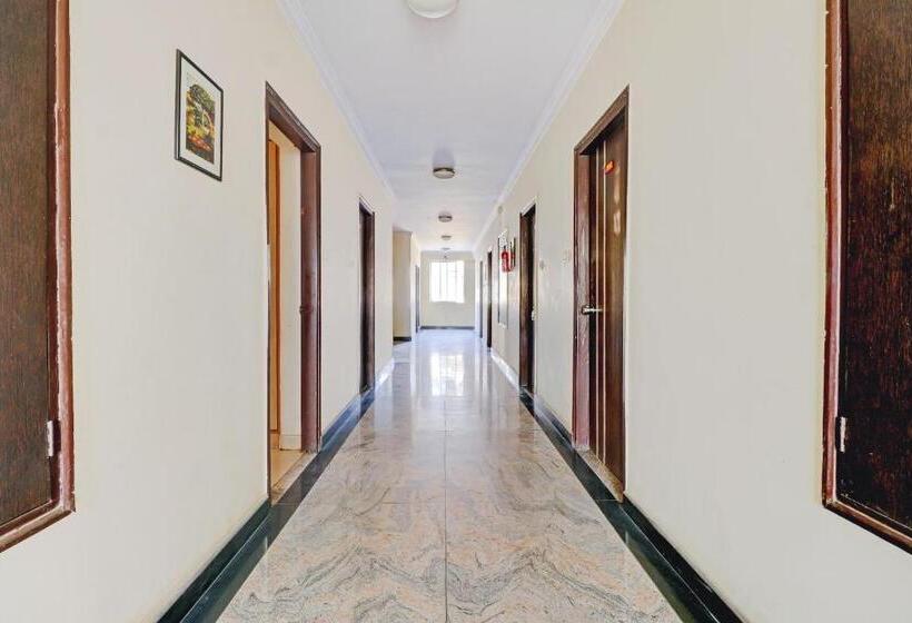 בית מלון כפרי Oyo 79381 Dm Residency