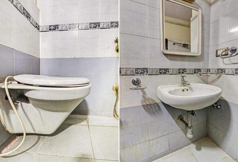 בית מלון כפרי Oyo 79381 Dm Residency