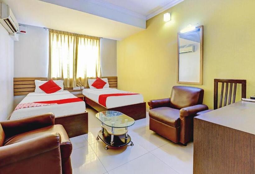 בית מלון כפרי Oyo 79381 Dm Residency