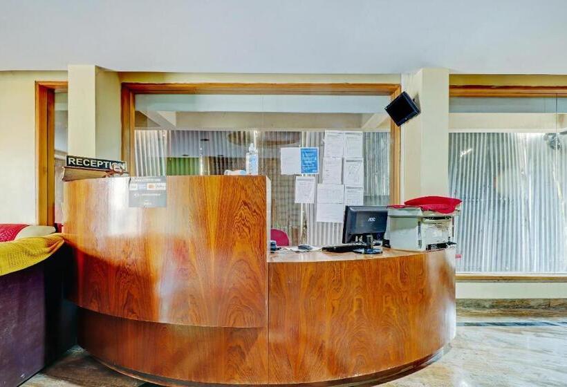 בית מלון כפרי Oyo 79381 Dm Residency