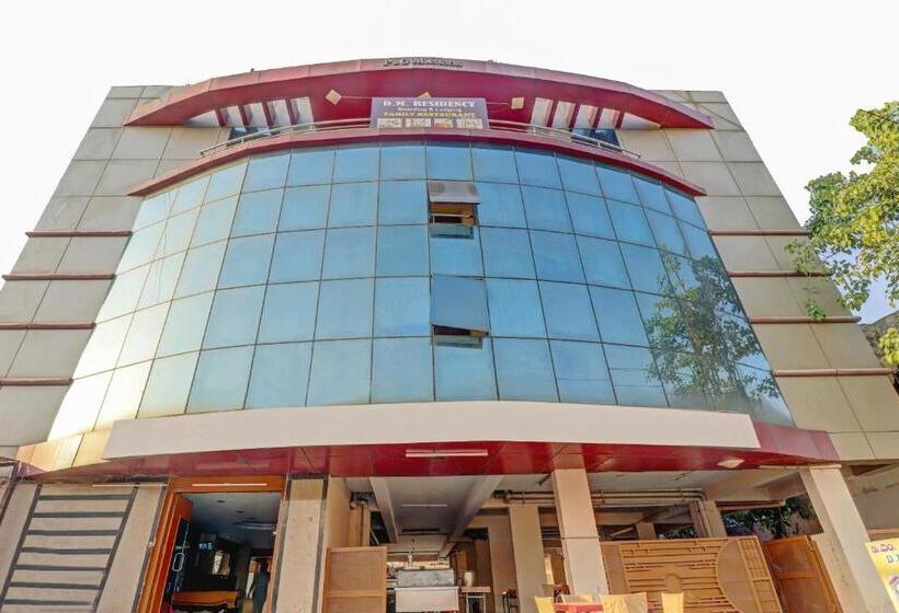 בית מלון כפרי Oyo 79381 Dm Residency