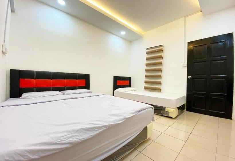 Hotelli Oyo 90217 Classic Homestay Keningau