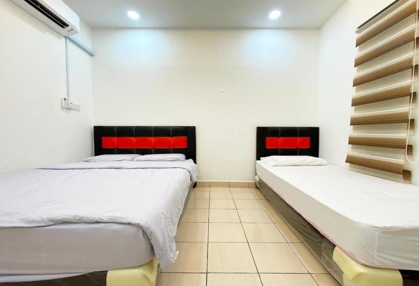 Hotelli Oyo 90217 Classic Homestay Keningau