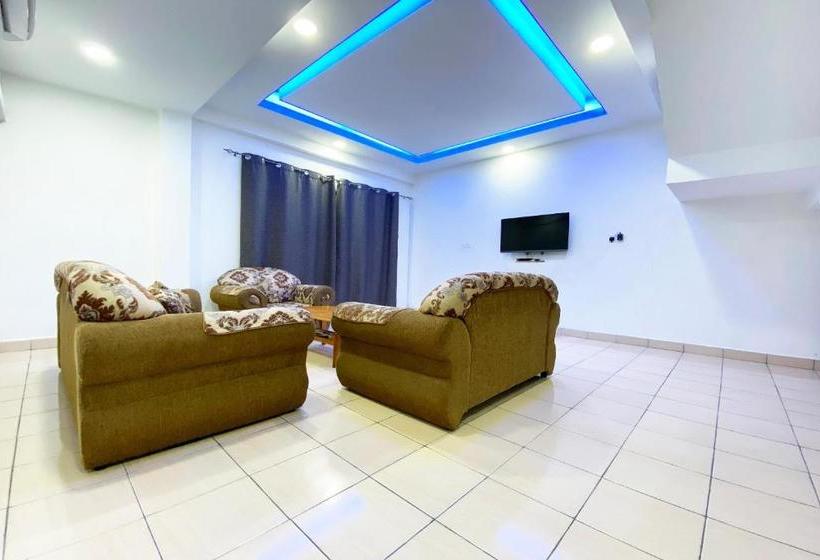 Hotelli Oyo 90217 Classic Homestay Keningau