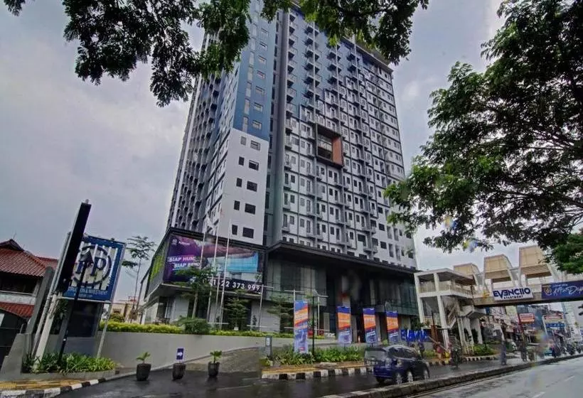 ホテル Oyo 90339 Evenciio Apartment