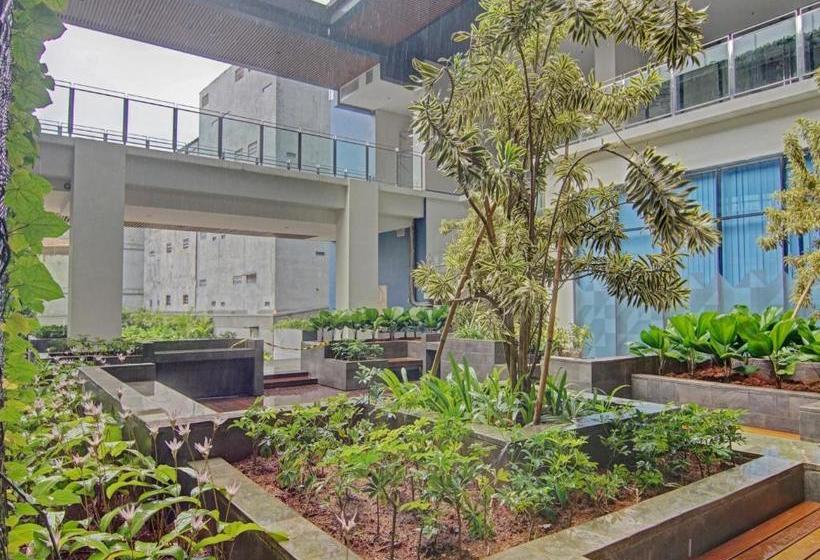 בית מלון כפרי Oyo 90339 Evenciio Apartment