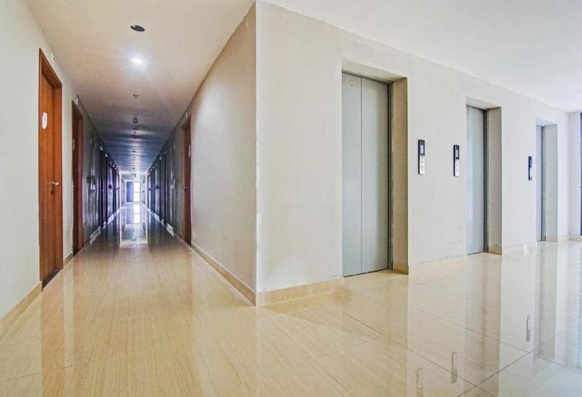 בית מלון כפרי Oyo 90339 Evenciio Apartment