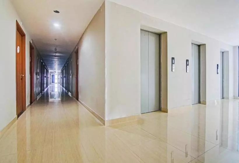 ホテル Oyo 90339 Evenciio Apartment