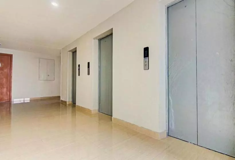 ホテル Oyo 90339 Evenciio Apartment