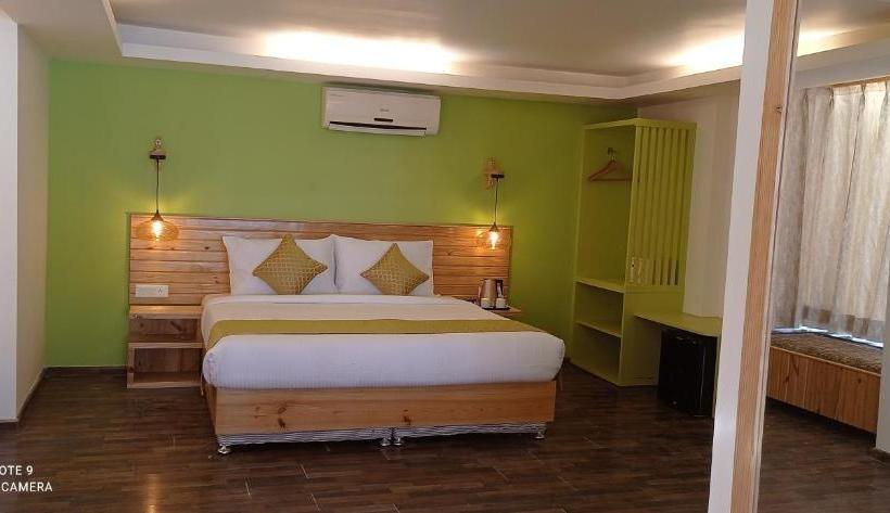 ホテル Tarangi Mussoorie