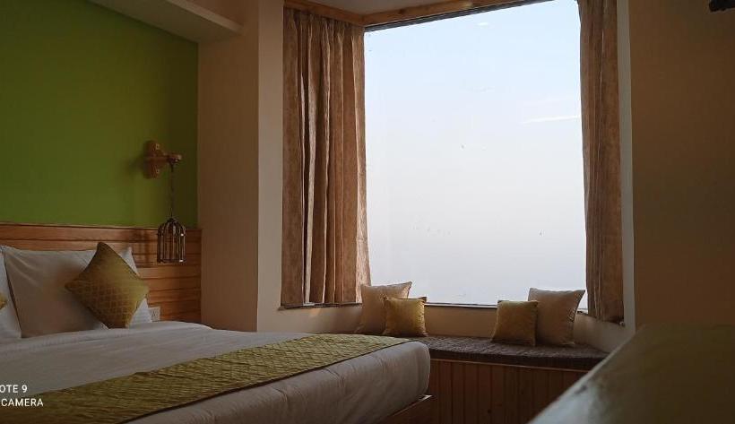 ホテル Tarangi Mussoorie