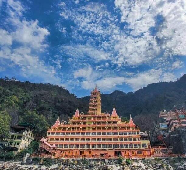 Hotel The Royal Galaxy