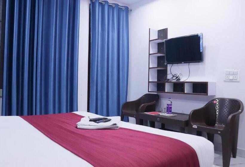 Hotel The Royal Galaxy