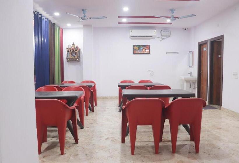 Hotel The Royal Galaxy