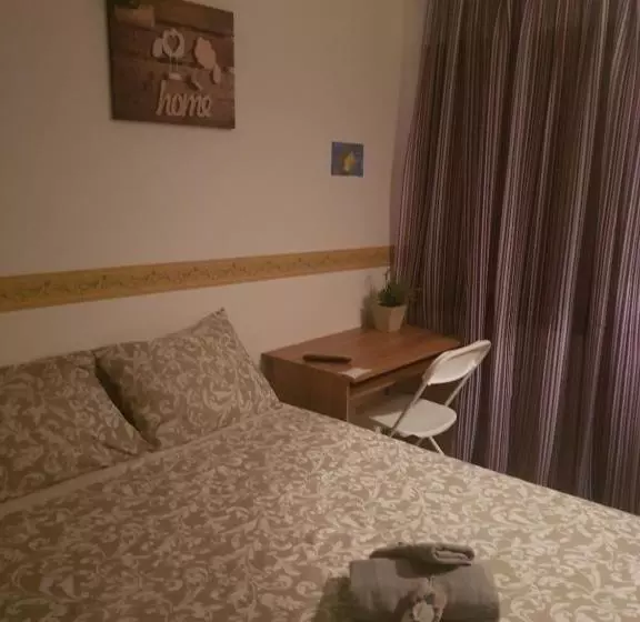 پانسیون Room In Guest Room  Private Individual Room With Exit Terrace And Shared Bathroom