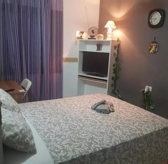 پانسیون Room In Guest Room  Private Individual Room With Exit Terrace And Shared Bathroom