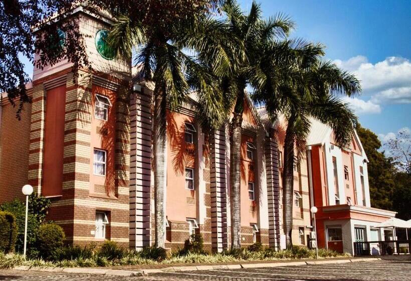 호텔 247 @ White River