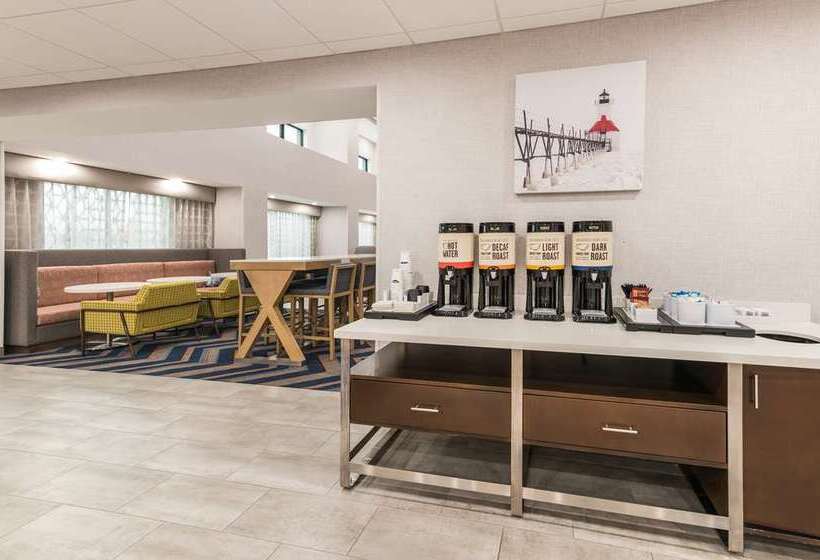 ホテル Hampton Inn & Suites Benton Harbor