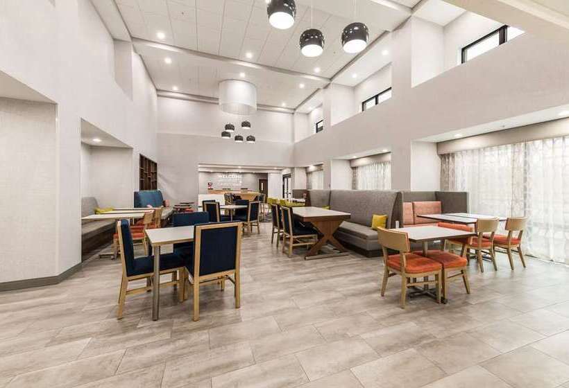 ホテル Hampton Inn & Suites Benton Harbor