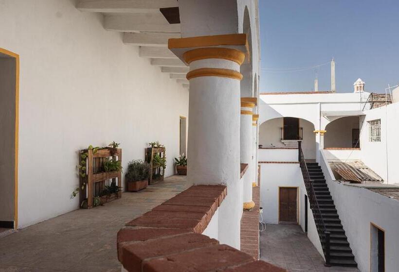 فندق Pósada Maria Isabel