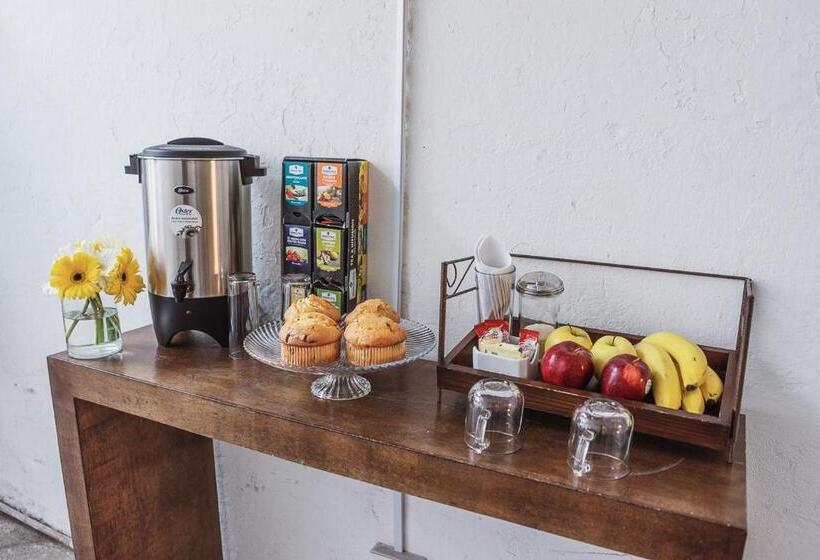 فندق Pósada Maria Isabel