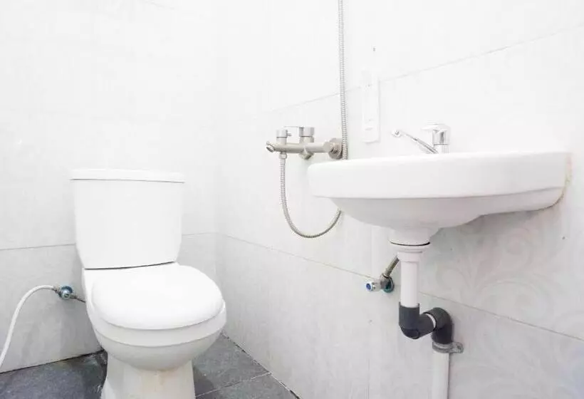 ホテル Reddoorz Syariah Near Alun Alun Kajen