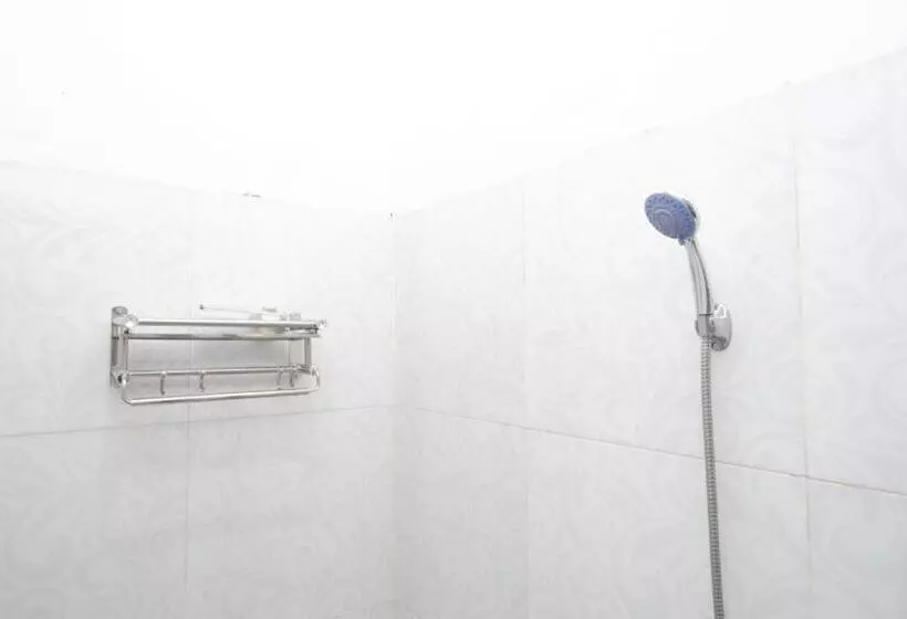 ホテル Reddoorz Syariah Near Alun Alun Kajen